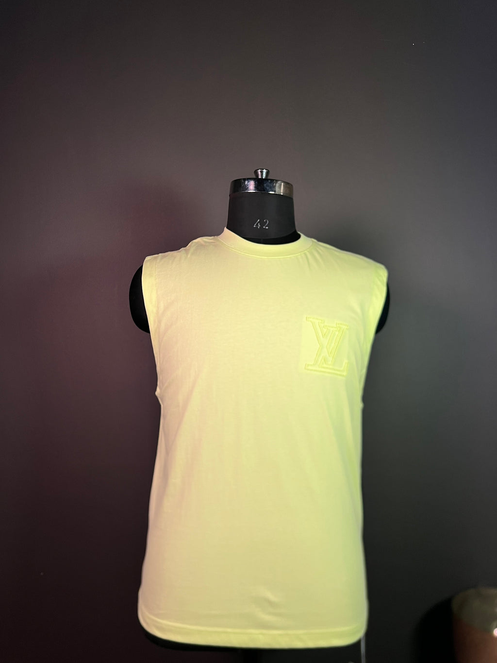 Embroidered Tank Top – Effortless Style with Artful Detail