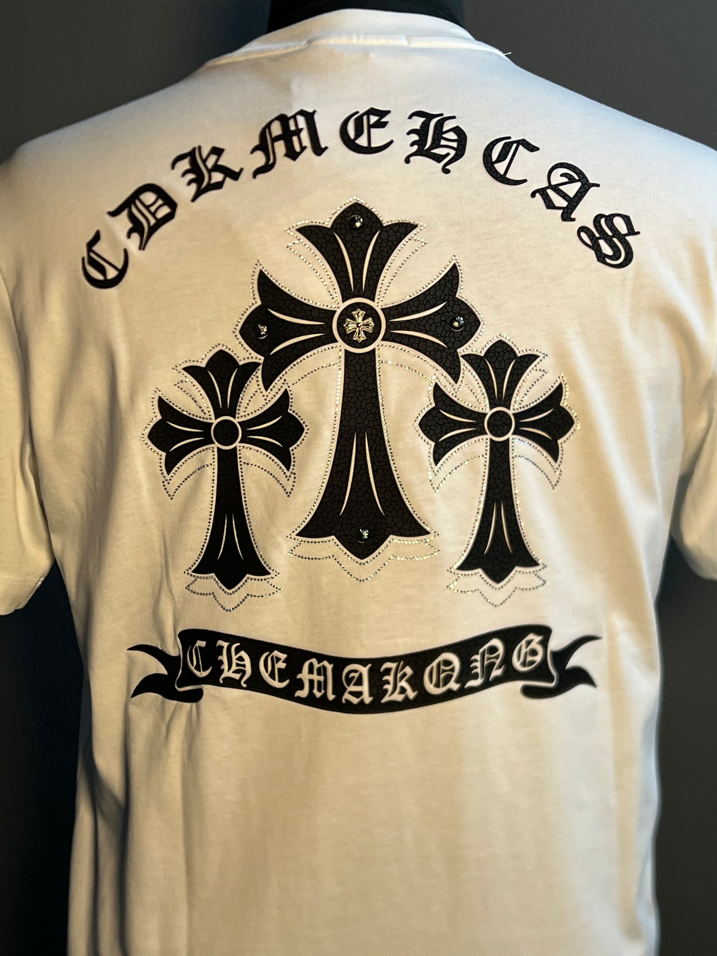 Gothic Cross Graphic Tee – Bold Streetwear Statement