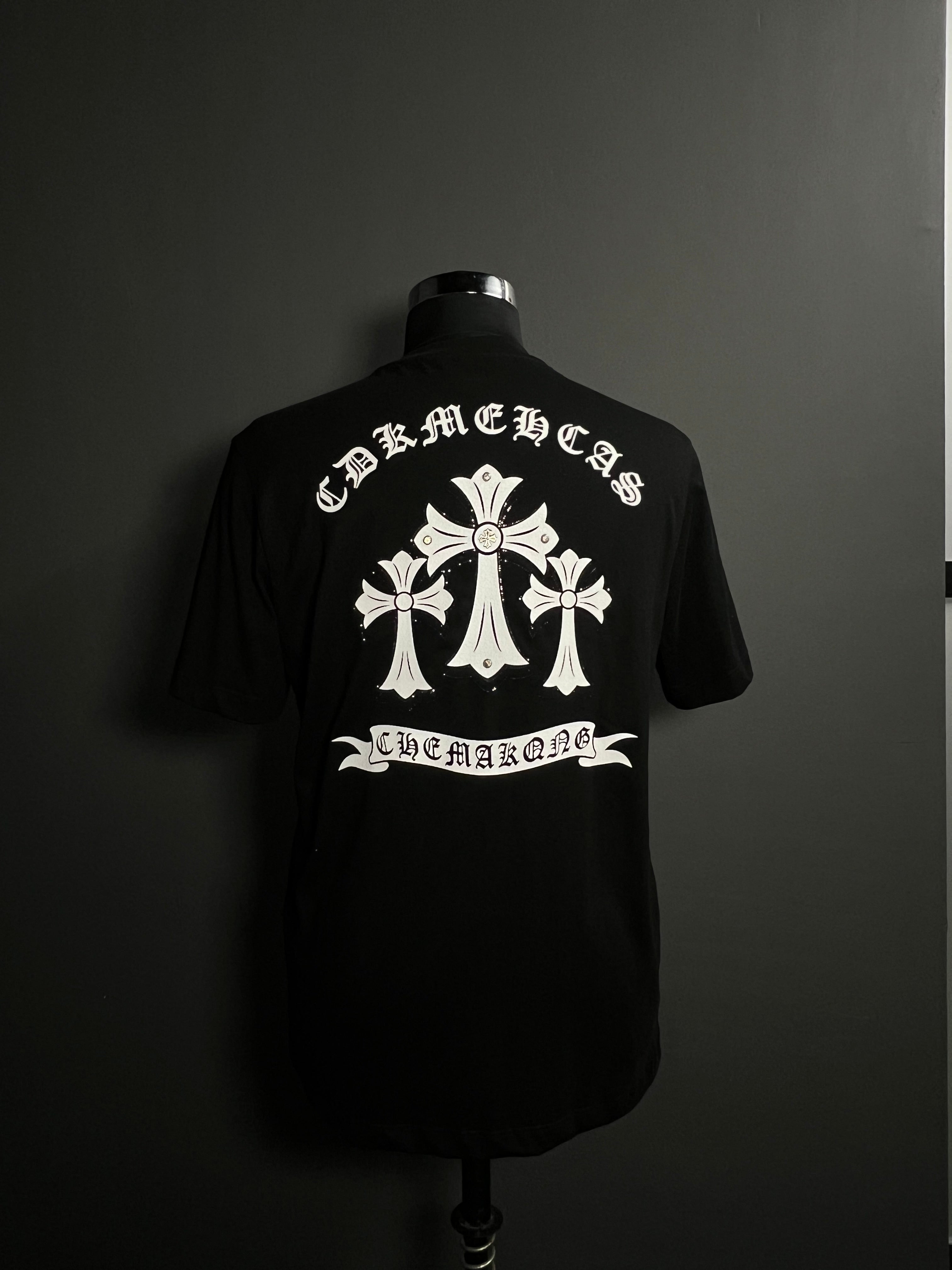 Gothic Cross Graphic Tee – Bold Streetwear Statement