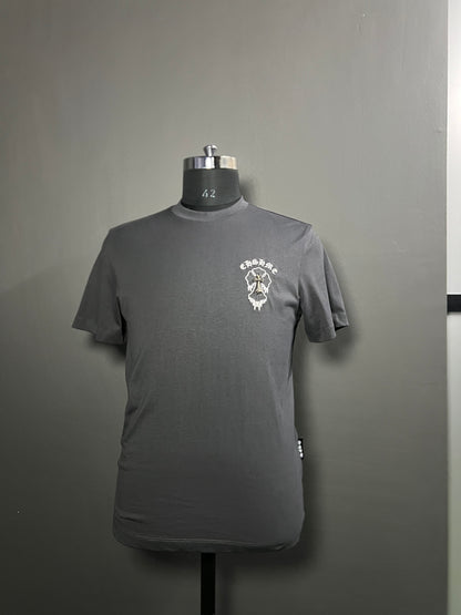 Gothic Cross Graphic Tee – Bold Streetwear Statement