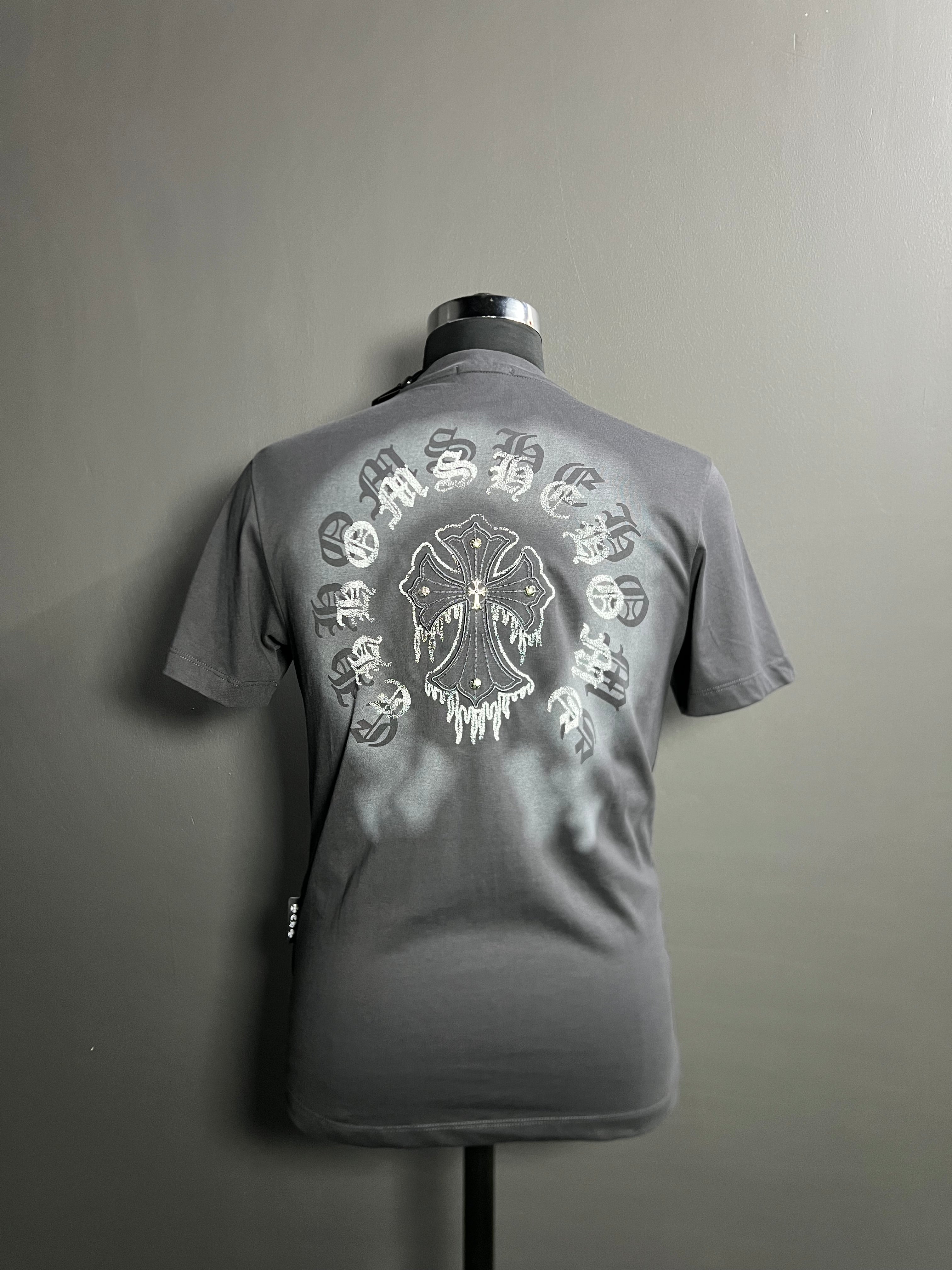 Gothic Cross Graphic Tee – Bold Streetwear Statement