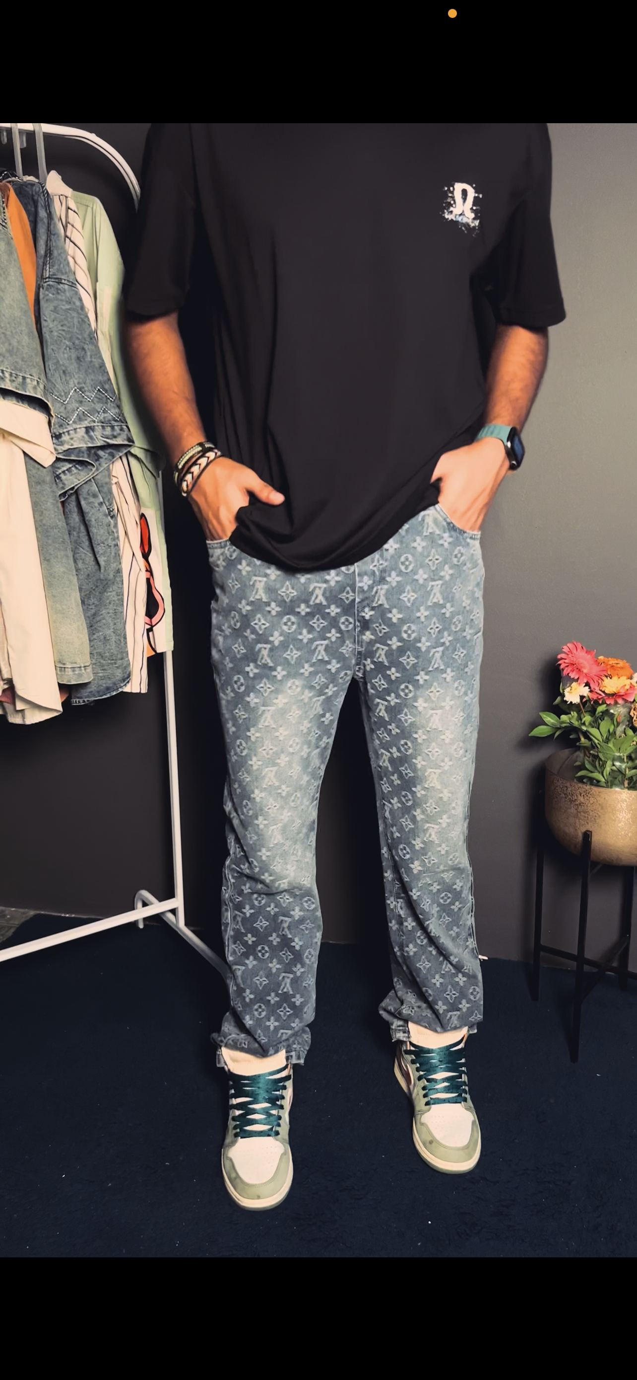 “Classic bootcut fit for a clean, versatile look.”