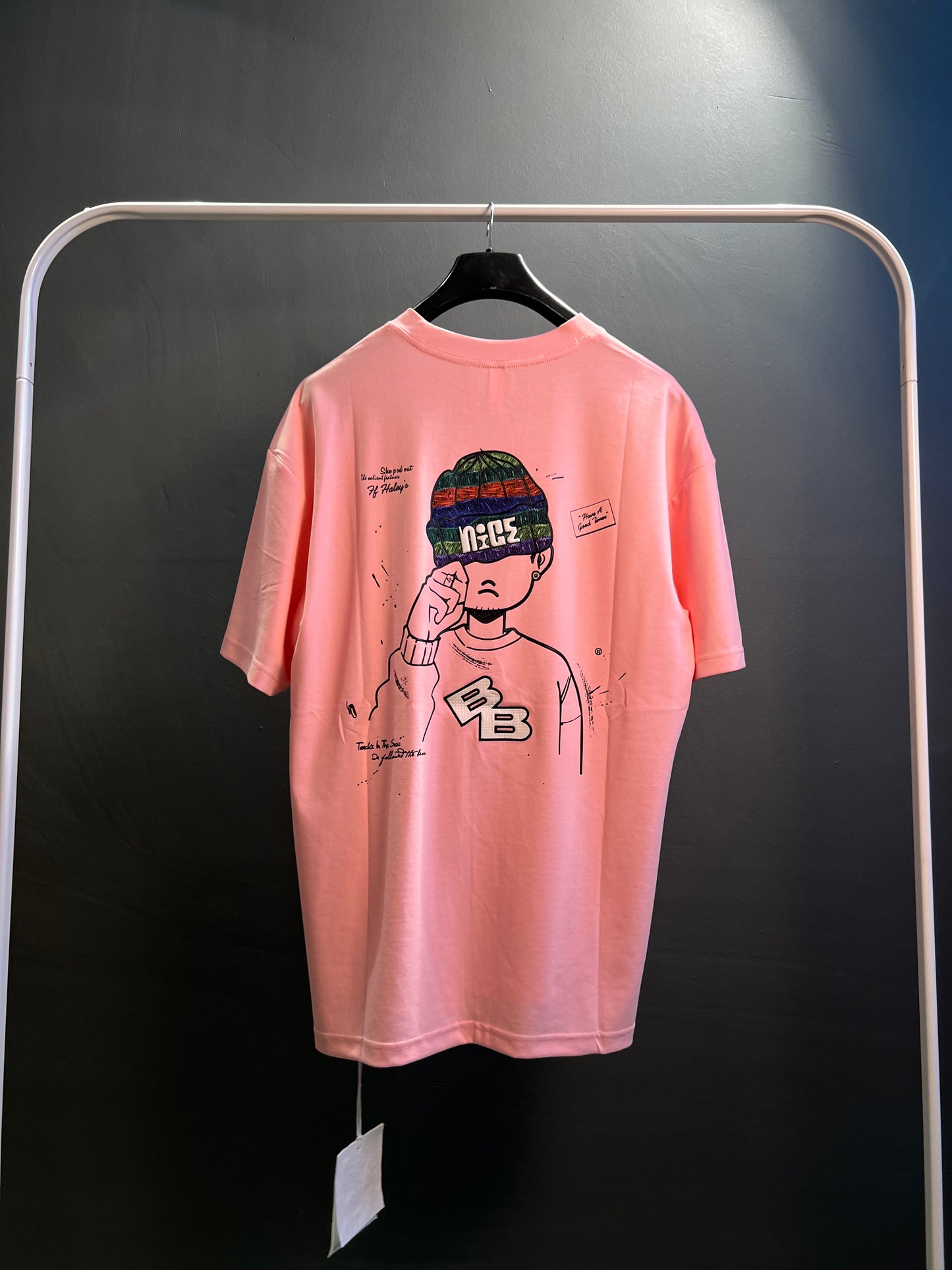 GraphiKulture™ Streetwear Tee (pink)